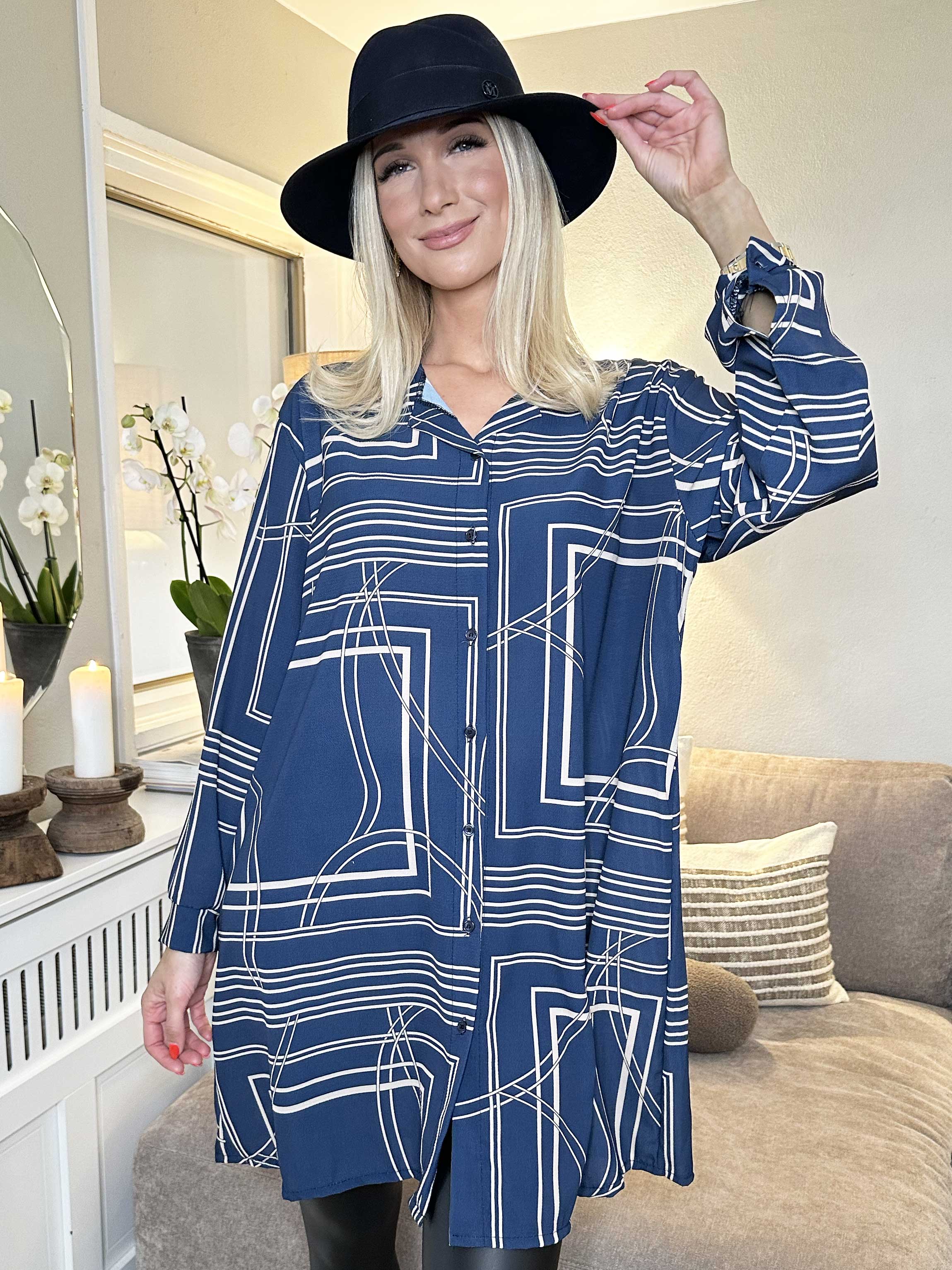 Abigail Square - Mønstret skjortekjole